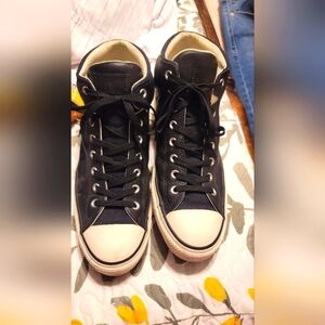 Mens 13 black leather Converse high tops EUC